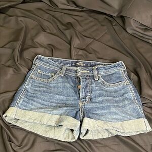 Hollister High Rise Boyfriend Short